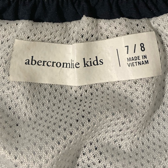 🏄🏼‍♂️Abercrombie Boys Swim Trunks  Size: 7/8 Color: Light Blue Pattern - Picture 5 of 15